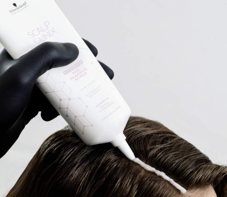 SCALP CLINIX KOPFHAUTPEELING MIT KOPFMASSAGE
